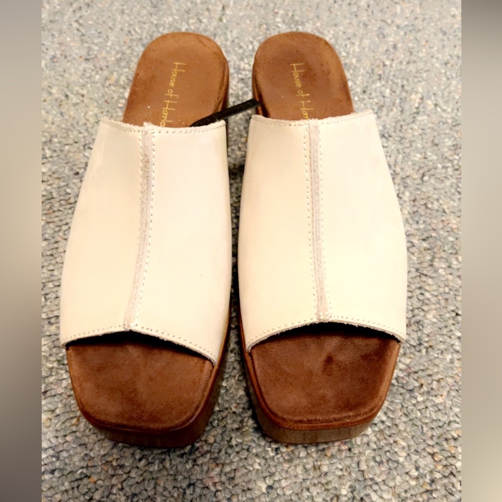 NWOT House of Harlow 1960 Griffin IvoryLeather Platform Block Heel Sandals